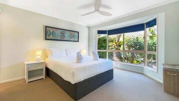 3 bedrooms, desk, iron/ironing board, WiFi