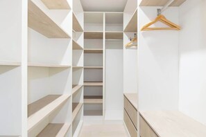 Interior - Salt & Sky - Kawana Rooftop Beach Break (Buddina)