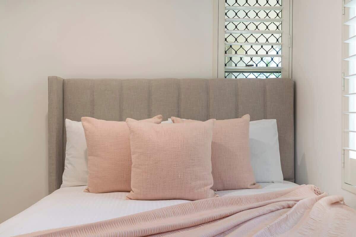 2 Schlafzimmer, Schreibtisch, Bügeleisen/Bügelbrett, WLAN