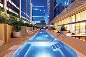 Pool - Luxury 2-Bedroom Apartment in Parramatta CBD | Pool, Cinema, Gym & Rooftop Bar (Parramatta)