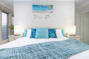 4 bedrooms, iron/ironing board, WiFi, bed sheets