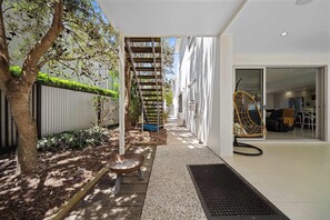 Terrace/patio - Saltbreeze - Twin Waters Laidback Poolside Living (Twin Waters)