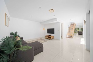 TV, offices - Saltbreeze - Twin Waters Laidback Poolside Living (Twin Waters)