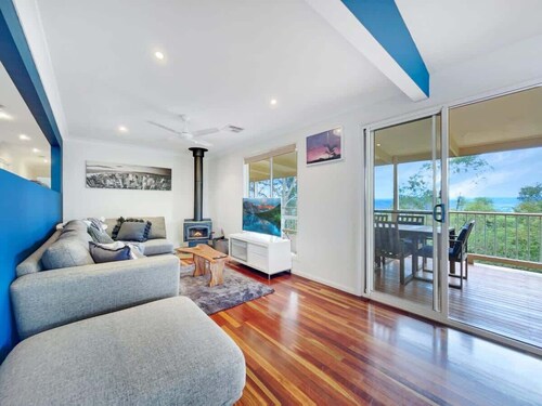 Hinterland Tranquil Escape with Beautiful Views