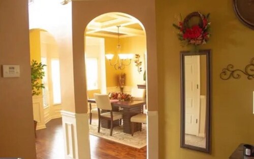 3-bedroom house in welcoming Covington with WiFi, fitness room, AC