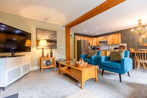 Smart-tv och eldstad