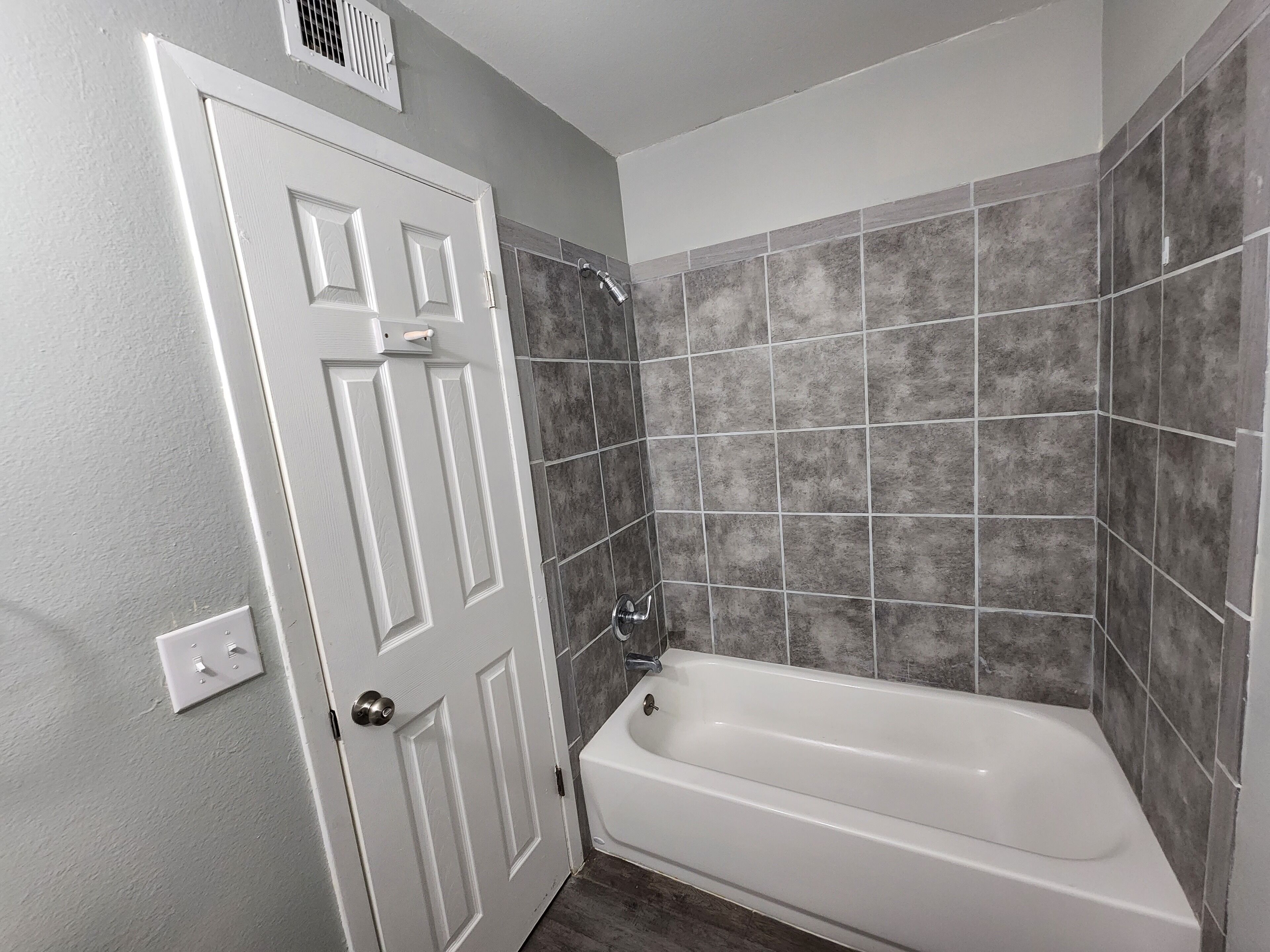 Bruser, hårtørrer, håndklæder, Sæbe