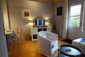 TV, DVD player, stereo