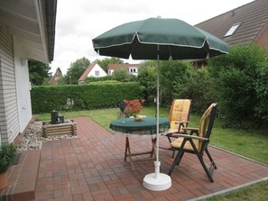 Unclassified image, 5 of 12, button