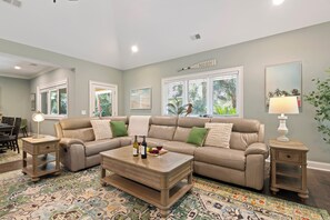 Smart TV, videojuegos, futbolito, libros