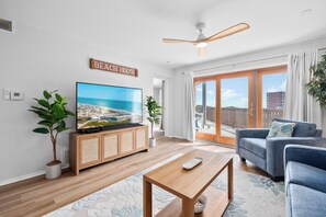 تلفزيون، كرة قدم الطاولة، تنس طاولة، كُتُب