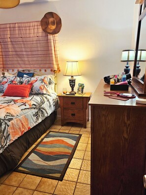 3 間睡房、房內夾萬、免費 Wi-Fi、床單