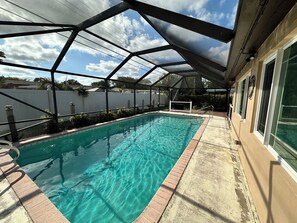 室外泳池、暖水池