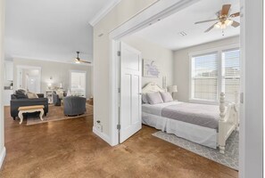 4 chambres, fer et planche à repasser, Wi-Fi gratuit, draps fournis