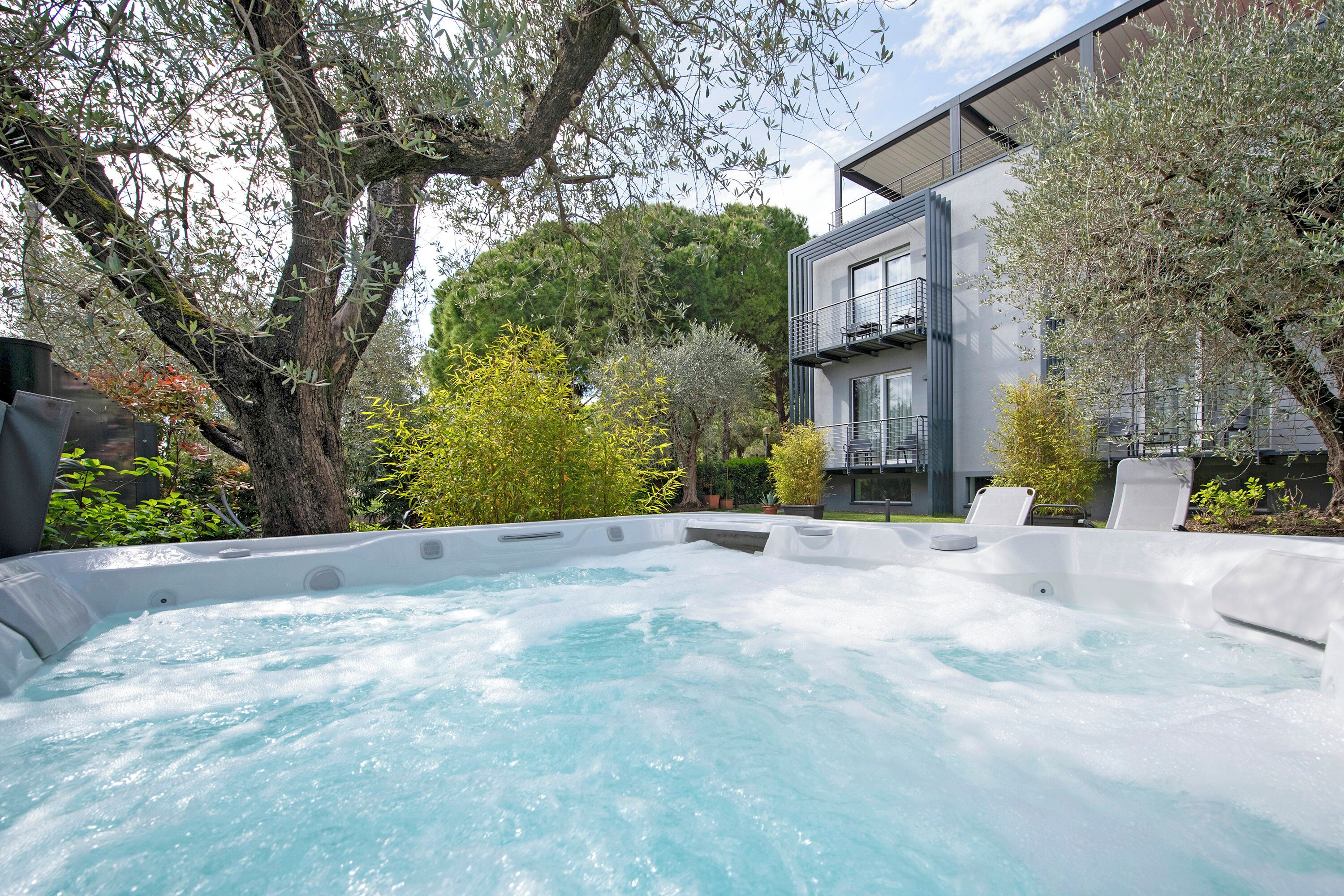 Bain à remous extérieur