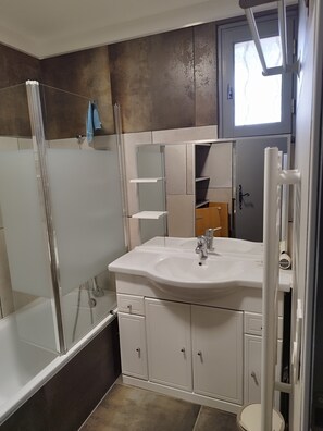 シャワー、ヘアドライヤー