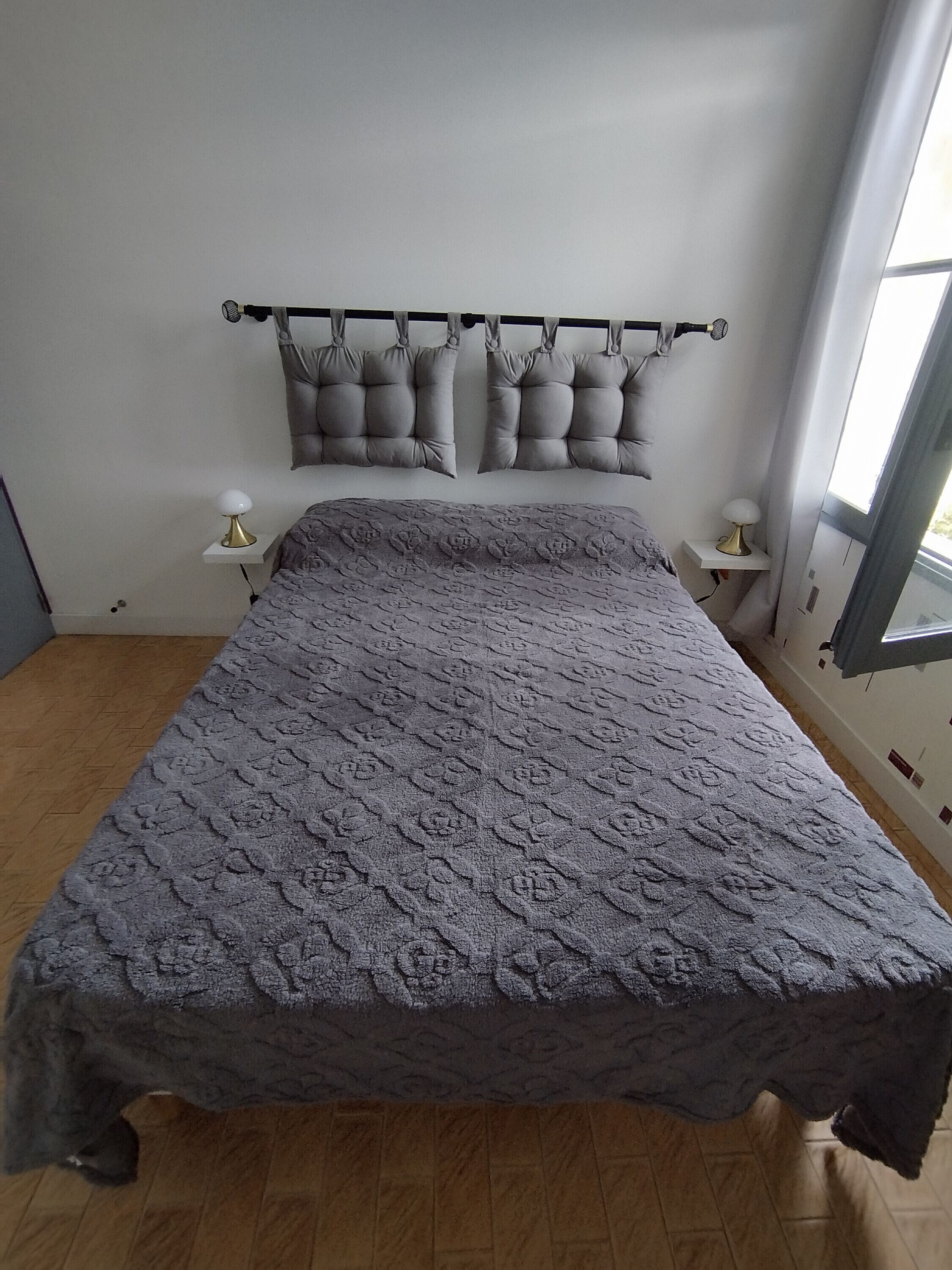 2 Schlafzimmer, Bügeleisen/Bügelbrett