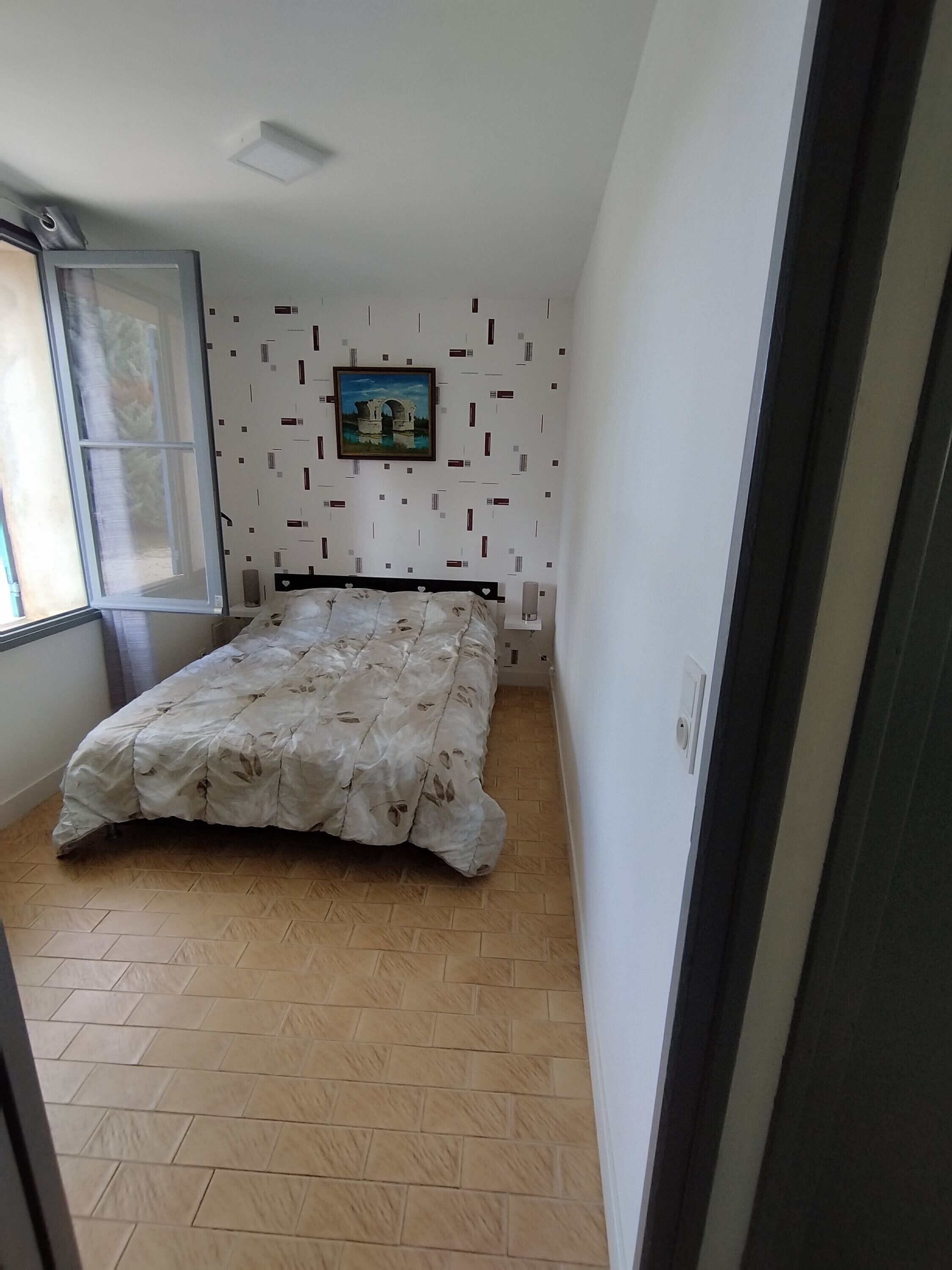 2 Schlafzimmer, Bügeleisen/Bügelbrett