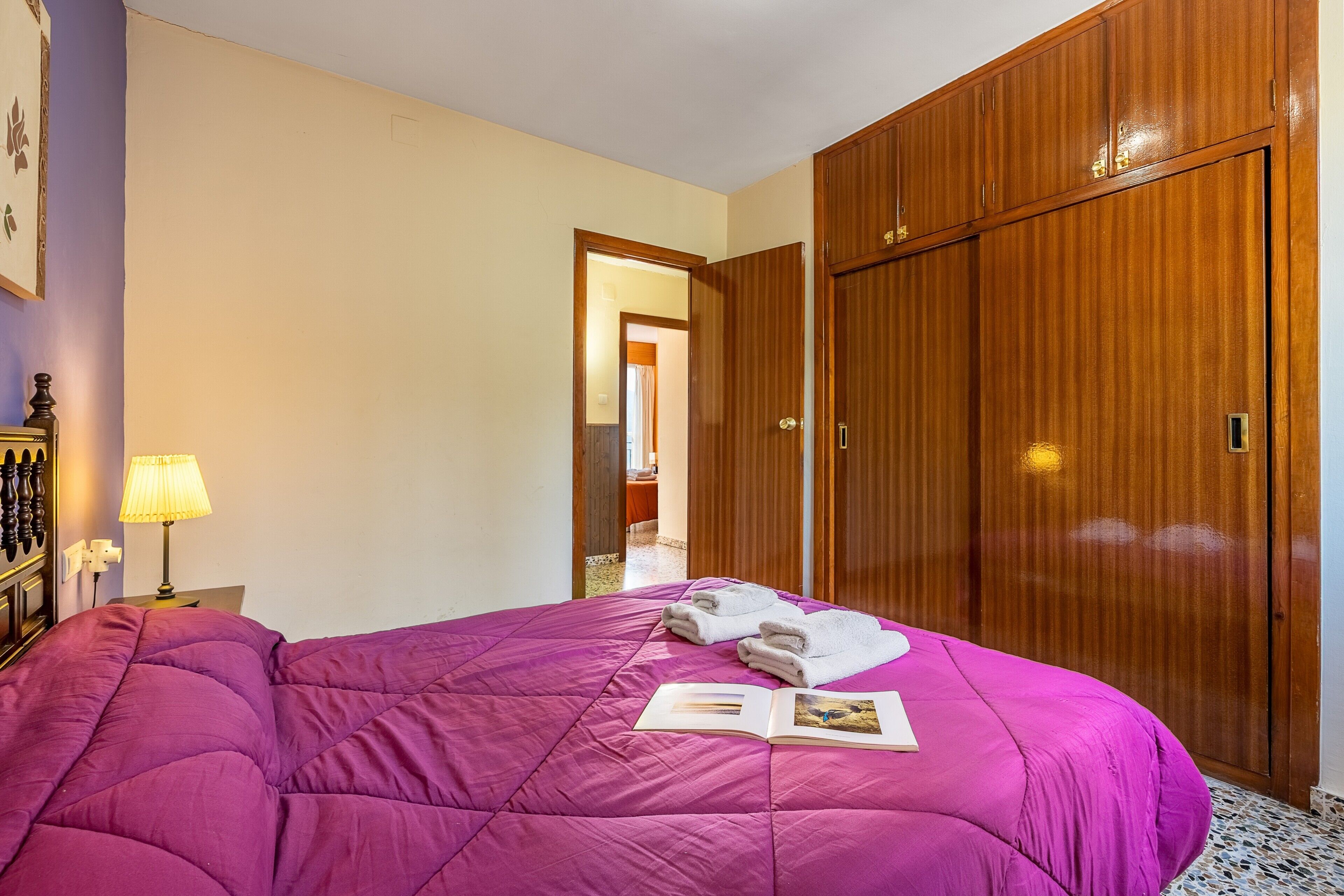 6 dormitorios, tabla de planchar con plancha, wifi gratis y ropa de cama