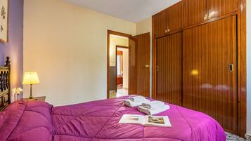 6 dormitorios, tabla de planchar con plancha, wifi gratis y ropa de cama