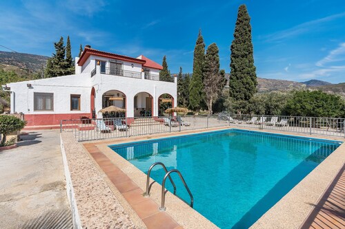 Country House 'Ana - Cortijo Puerta' with Private Pool, Wi-Fi and Air Conditioning