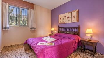 6 bedrooms, iron/ironing board, free WiFi, bed sheets