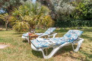 Property grounds - Country House 'Lavanda' with Mountain View, Shared Pool and Wi-Fi (Órgiva)