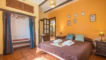 2 quartos, ferros/tábuas de passar roupa, Wi-Fi de cortesia