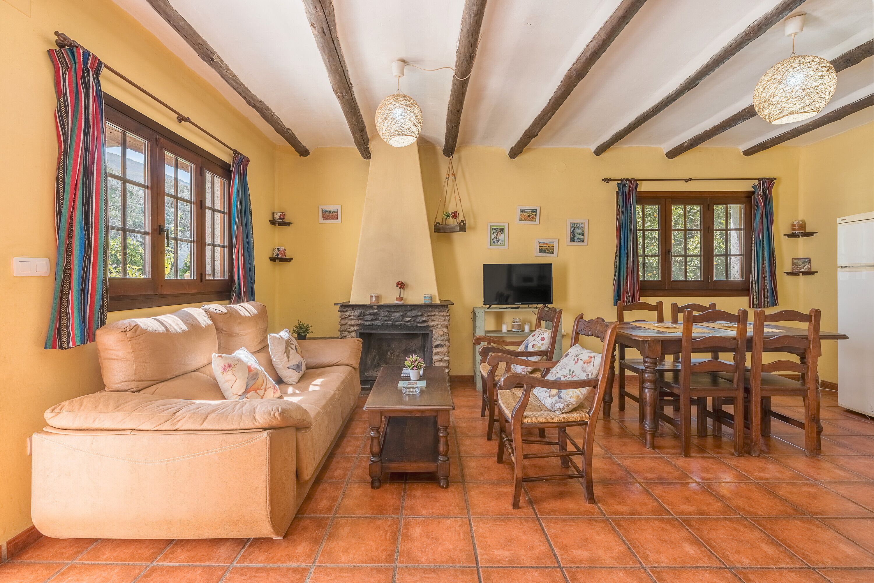 TV, fireplace, stereo