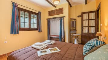 2 quartos, ferros/tábuas de passar roupa, Wi-Fi de cortesia