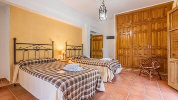 3 quartos, ferros/tábuas de passar roupa, Wi-Fi de cortesia