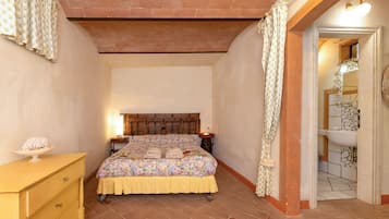 1 Schlafzimmer, BĂŒgeleisen/BĂŒgelbrett, kostenloses WLAN, BettwĂ€sche