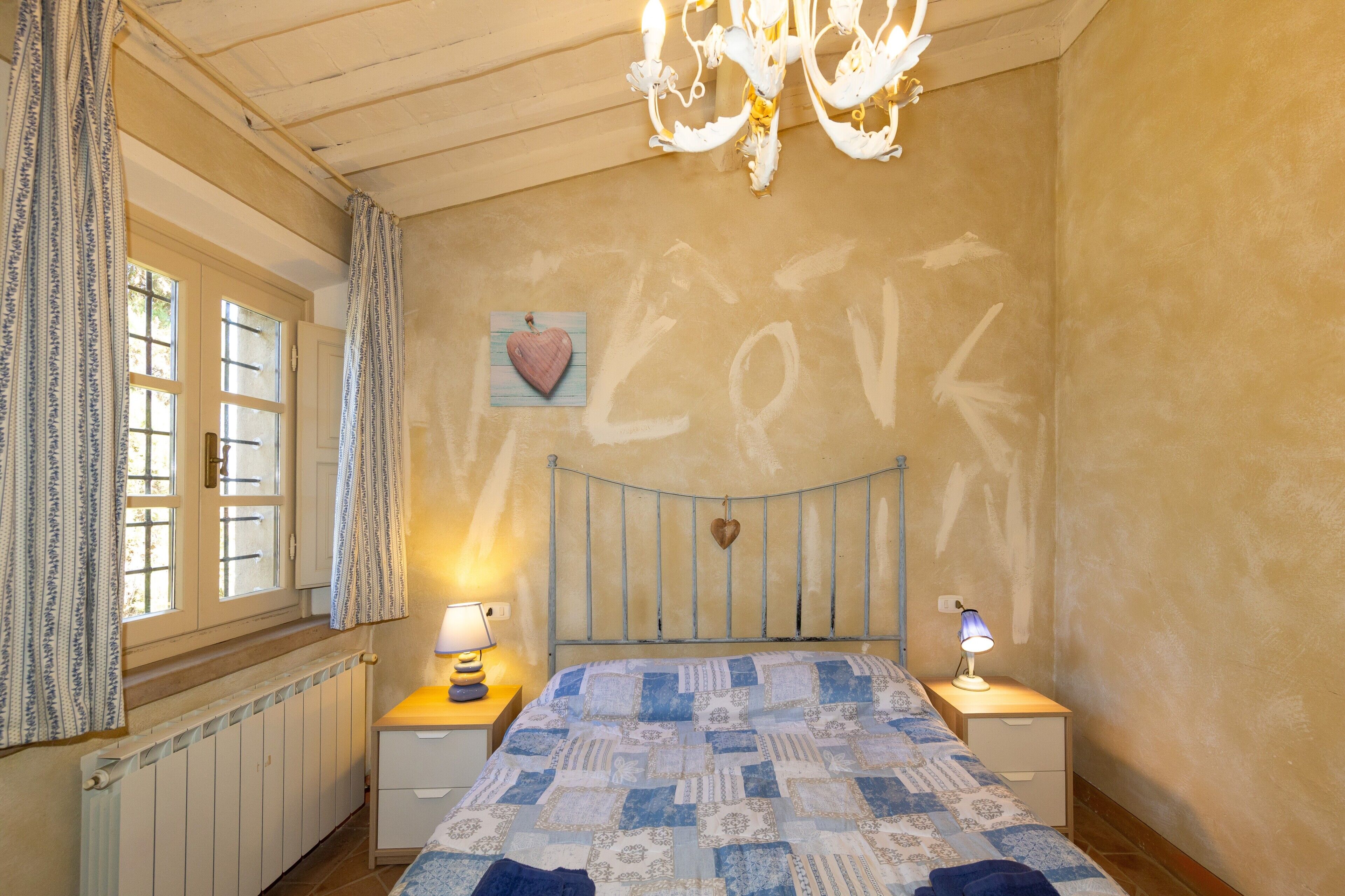 1 chambre, fer et planche à repasser, Wi-Fi gratuit, draps fournis