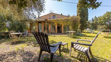 屋外ダイニングエリア