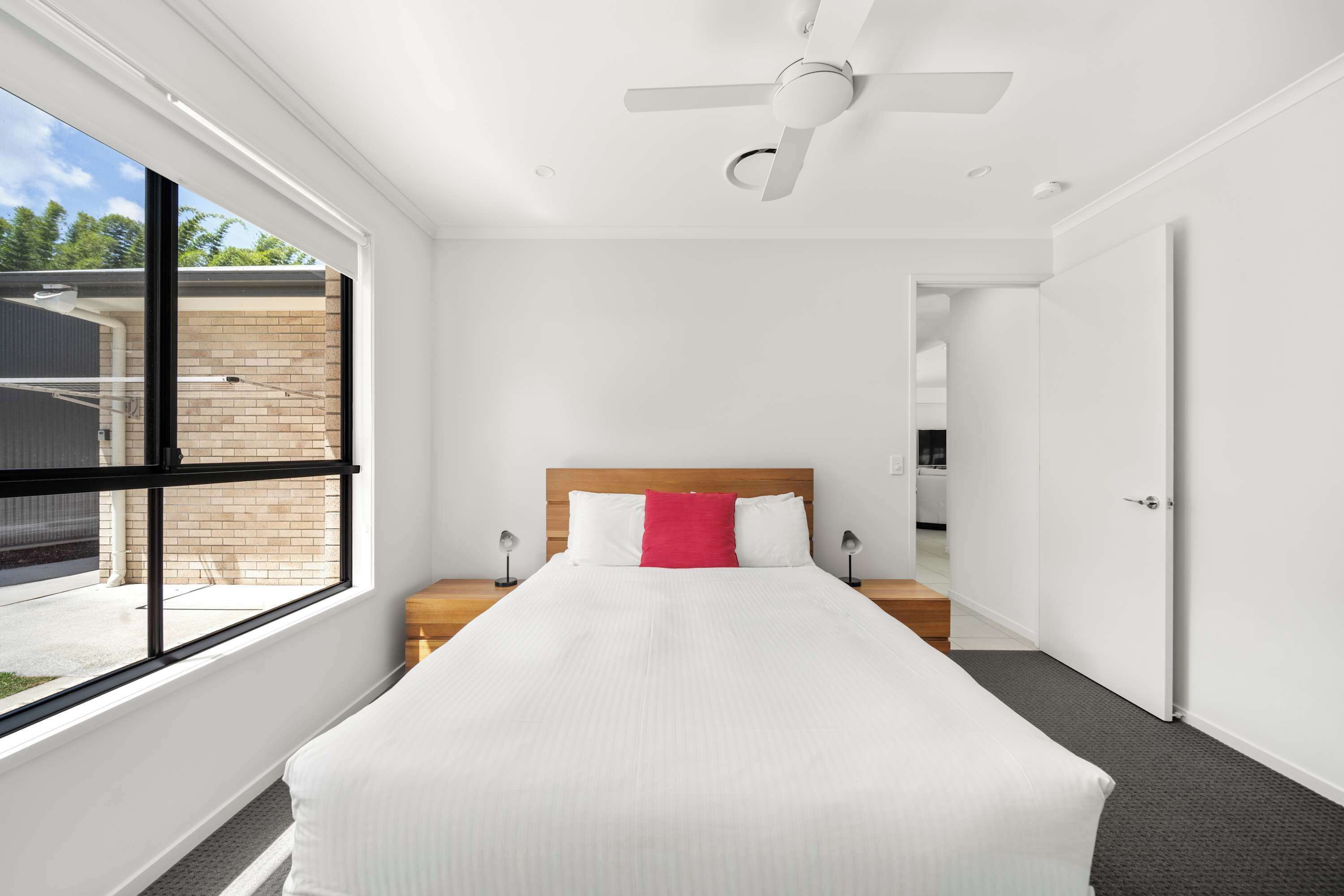 3 bedrooms, desk, iron/ironing board, WiFi