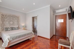 1 bedroom, free WiFi, bed sheets - Milreu Guesthouse - Room 'Sal' (Estói)