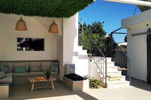 Terrace/patio - Milreu Guesthouse - Room 'Alecrim' (Estói)