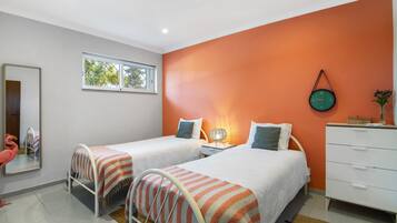 1 soverom, strykejern/-brett, wi-fi (inkludert) og sengetøy