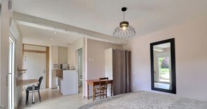 4 habitaciones, tabla de planchar con plancha y wifi gratis 