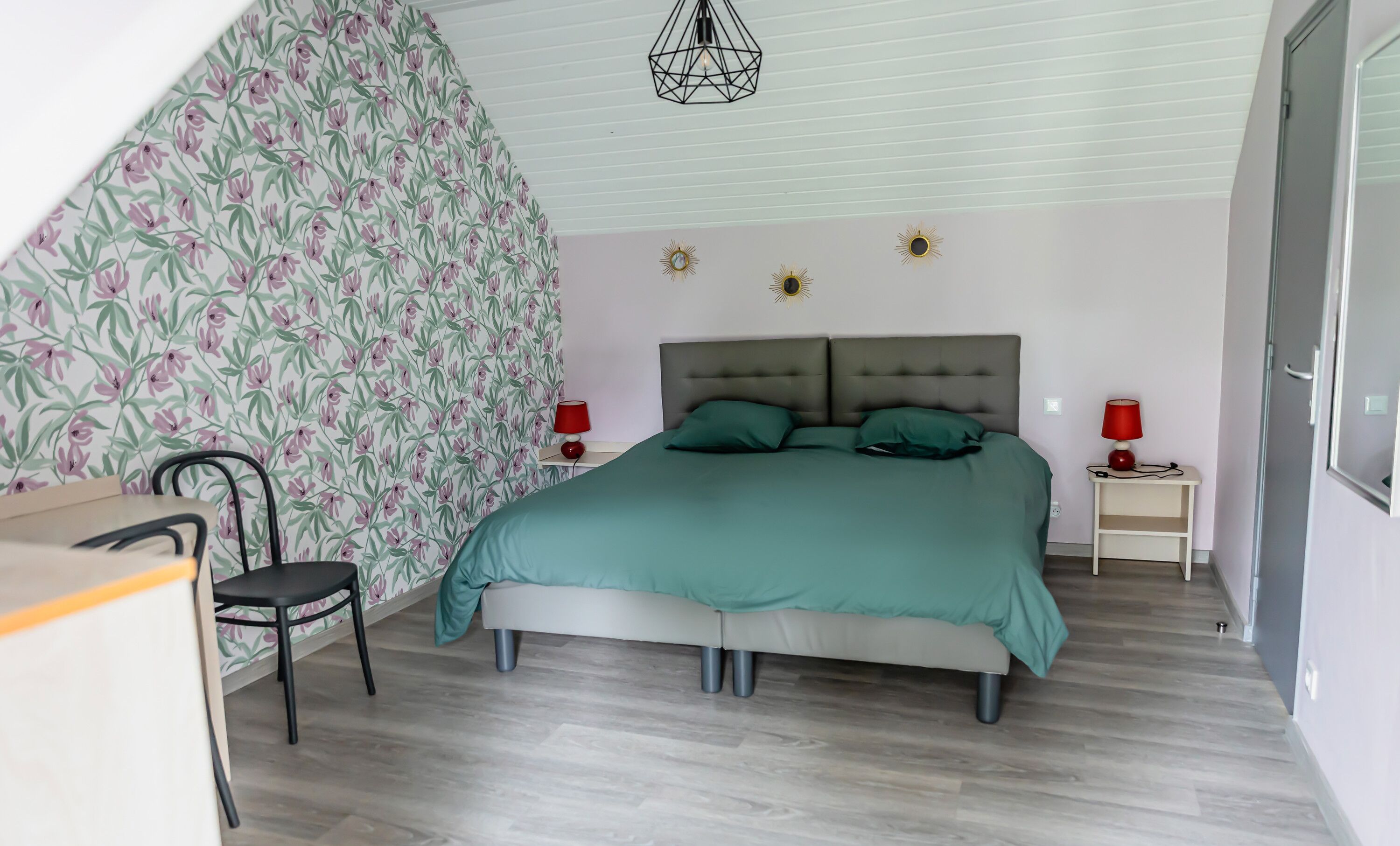 4 chambres, fer et planche à repasser, Wi-Fi gratuit, draps fournis