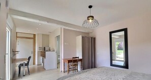 4 habitaciones, tabla de planchar con plancha y wifi gratis 