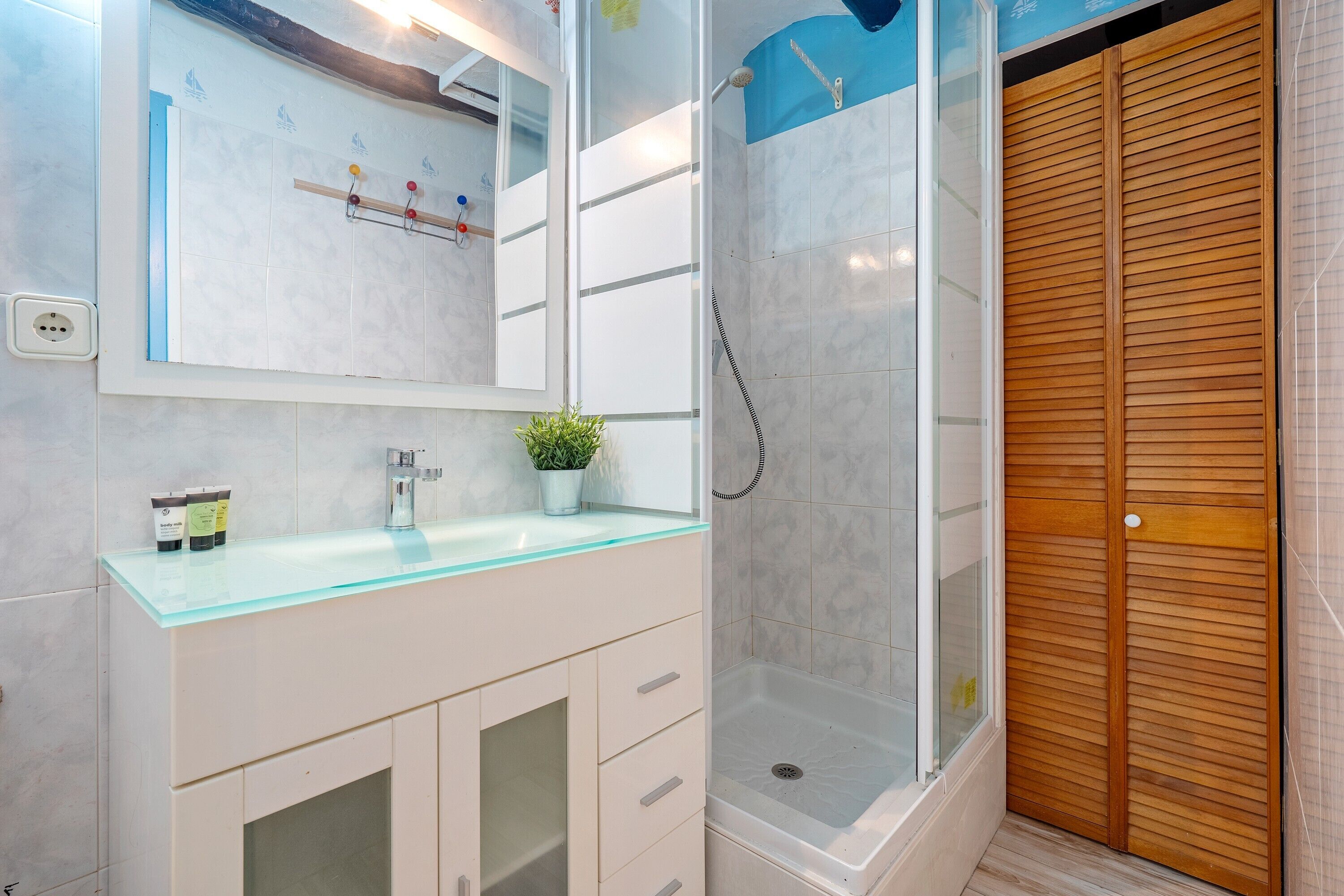 Doccia, asciugacapelli, asciugamani