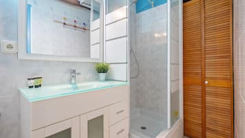 Doccia, asciugacapelli, asciugamani