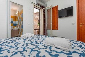 1 bedroom, free WiFi, bed sheets