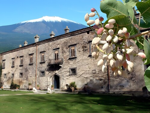 Room 'Annunziata - Mandorla Bronte' with Private Terrace, Wi-Fi and Air Conditioning