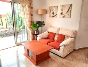 Televisie en een open haard