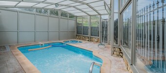 Holiday Home 'El Encuentro Del Duraton' with Mountain View, Private Pool and Wi-Fi