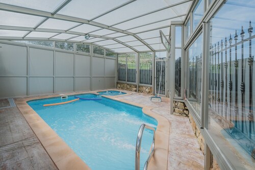 Holiday Home 'El Encuentro Del Duraton' with Mountain View, Private Pool and Wi-Fi