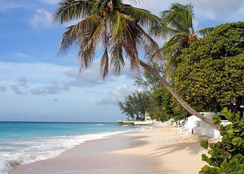Charming Historical Villa with Private Pool, Close to Beach - Rosedale