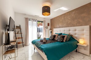 1 chambre, fer et planche à repasser, Wi-Fi gratuit, draps fournis